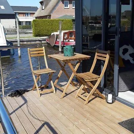Bed-On-A-Boat Hotel Giethoorn Exterior photo